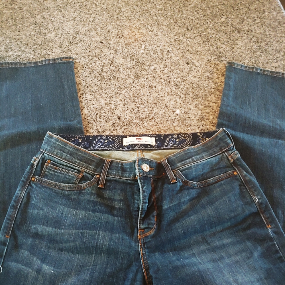 Women's Levi jeans